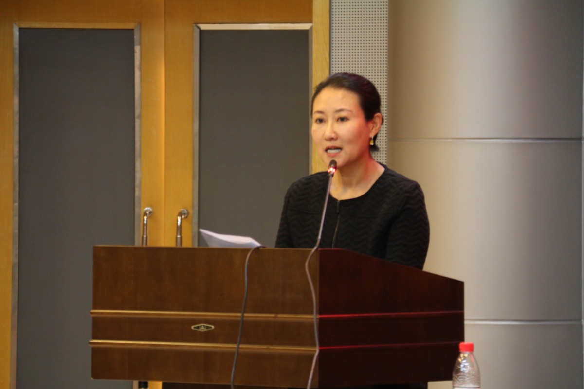 當選第三屆理事會會長的慈銘集團董事韓小紅發(fā)表講話 當選第三屆理事會會長的慈銘集團董事韓小紅發(fā)表講話